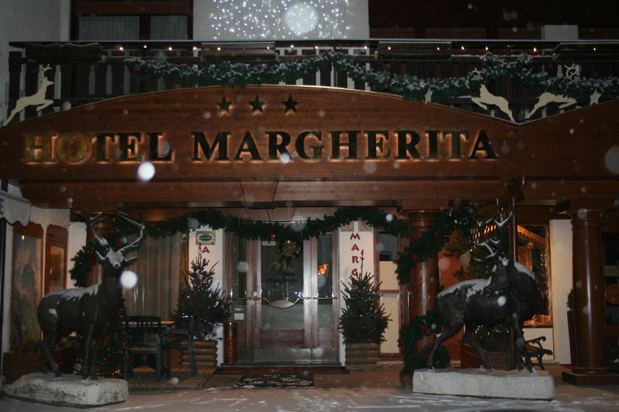 Hotel Margherita Сан-Мартіно-ді-Кастроцца Екстер'єр фото