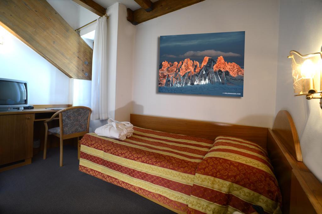 Hotel Margherita Сан-Мартіно-ді-Кастроцца Номер фото